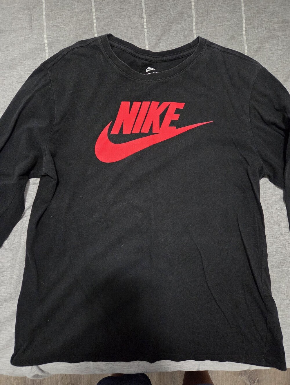 Mens Nike Black Long Sleeve Tee with Red Swoosh Logo Sz Large